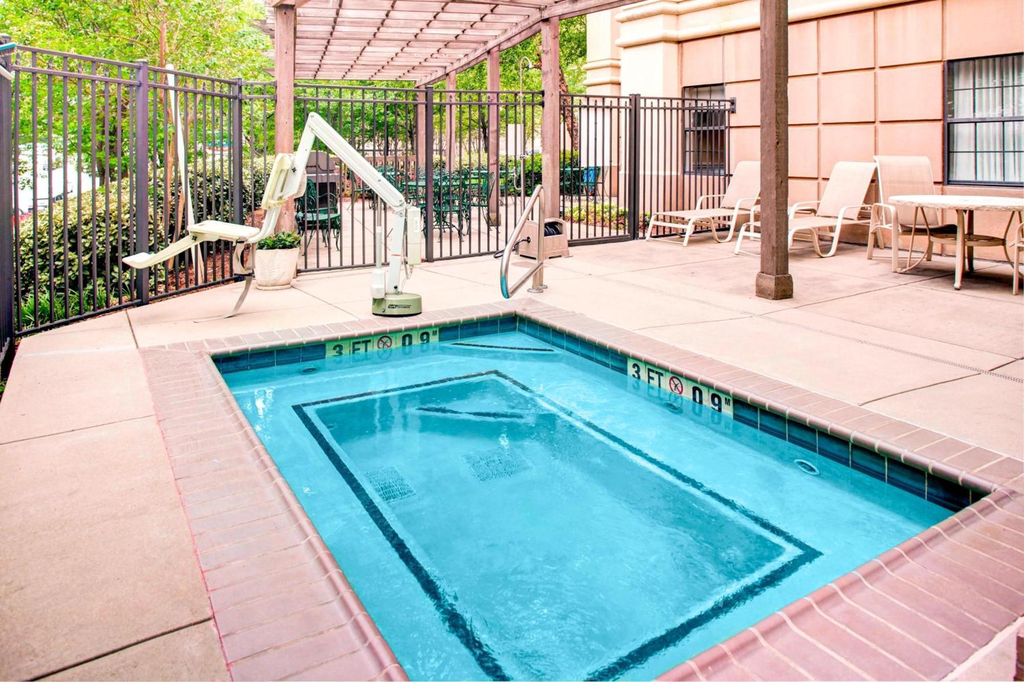 Towneplace Suites Atlanta Buckhead Екстериор снимка